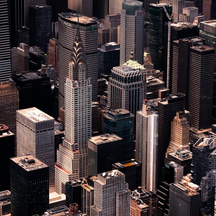 Parents evaluating schools in Netherlands